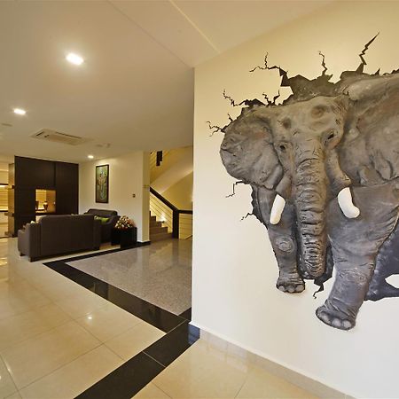 Best Western Premier Garden Hotel Ентебе Екстериор снимка