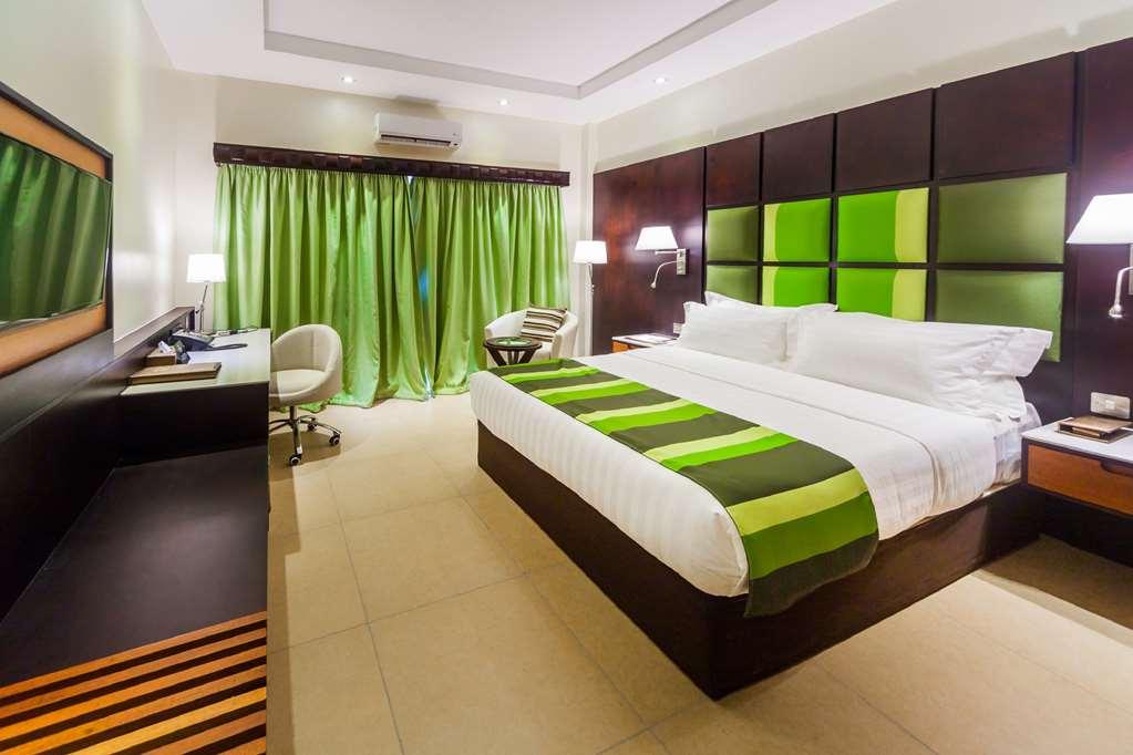 Best Western Premier Garden Hotel Ентебе Стая снимка
