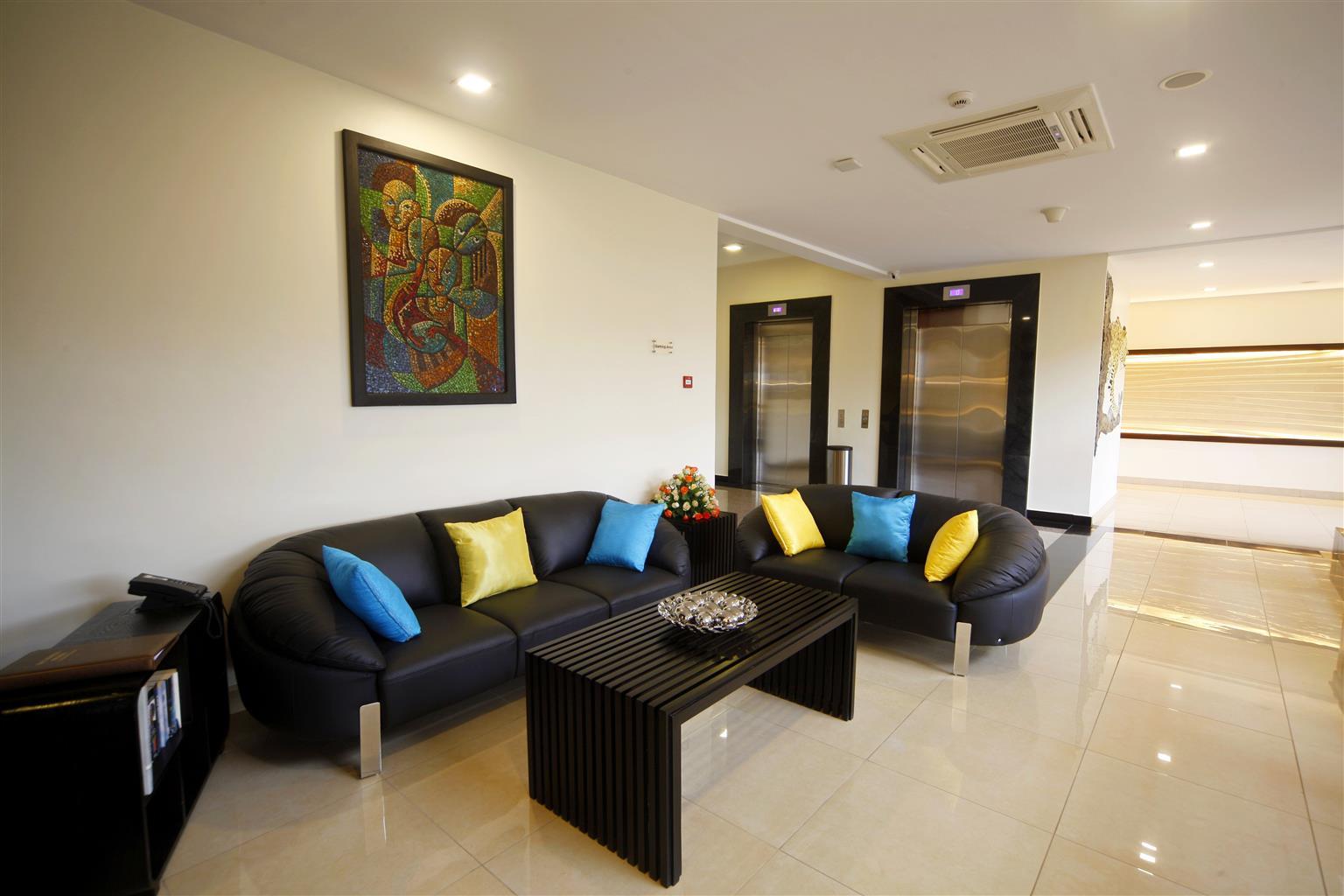 Best Western Premier Garden Hotel Ентебе Екстериор снимка