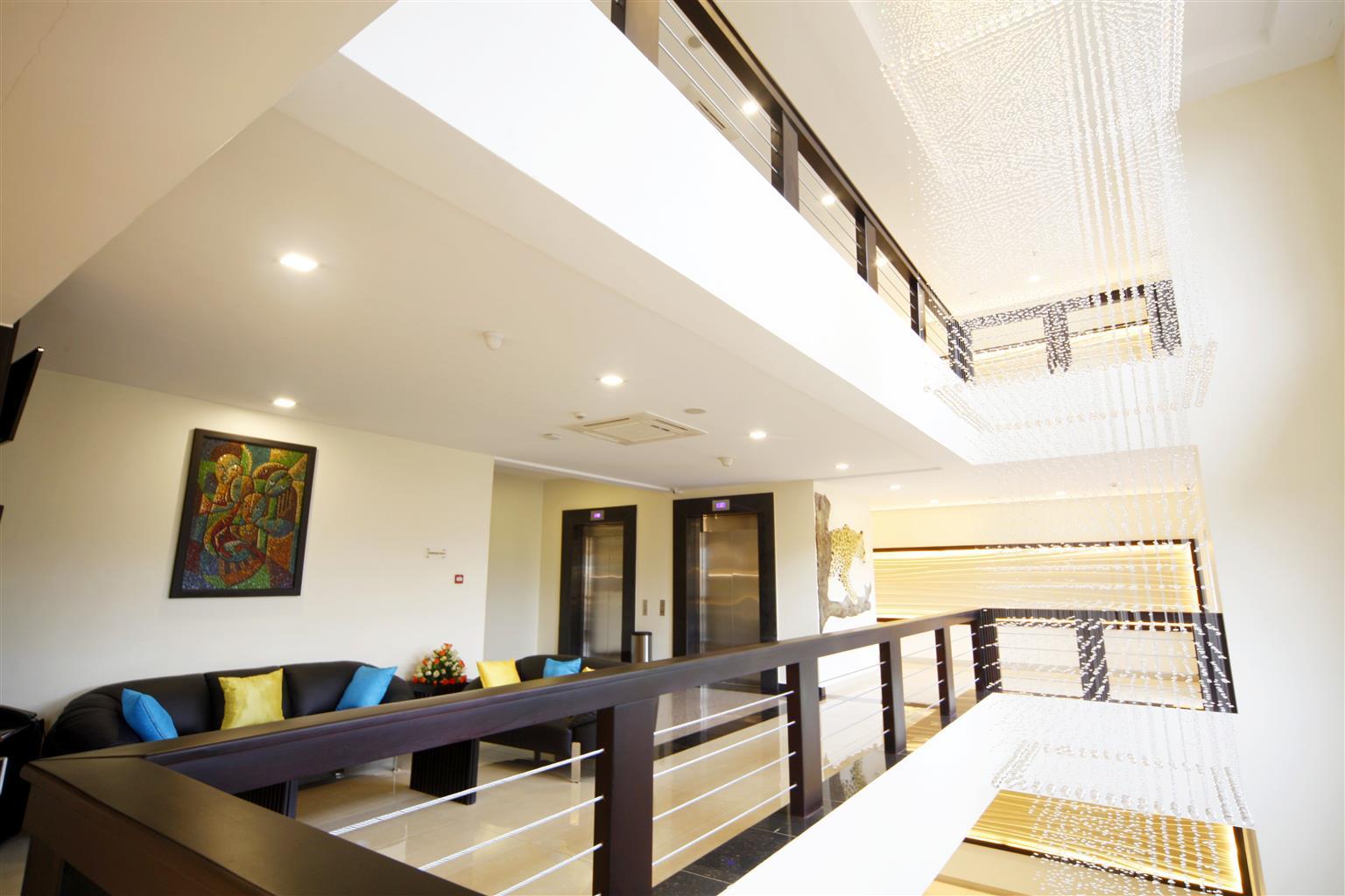 Best Western Premier Garden Hotel Ентебе Екстериор снимка