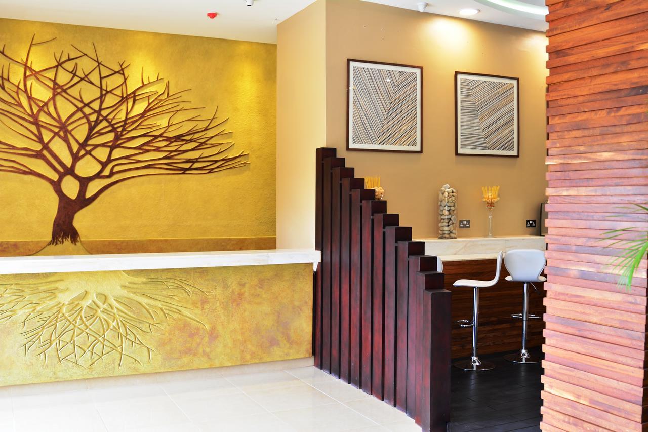 Best Western Premier Garden Hotel Ентебе Екстериор снимка
